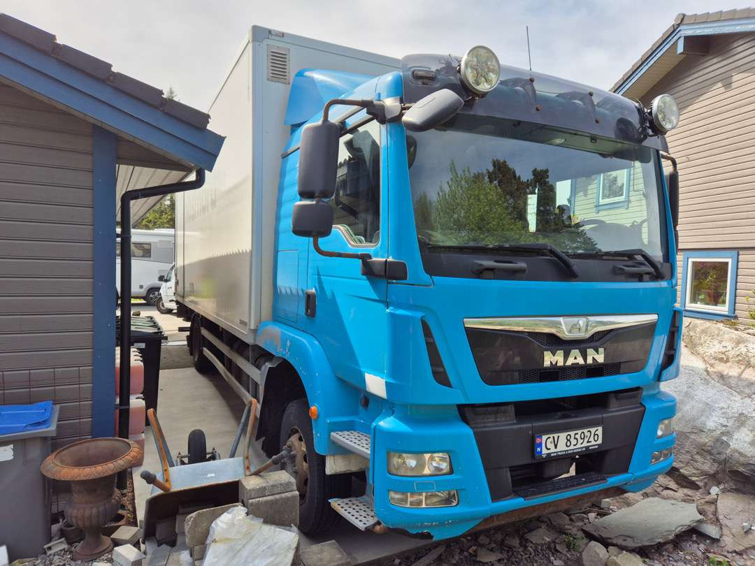 2016 Skapbil MAN TGM15.250 EU-godkjent Euroklasse 6T - Box truck: picture 2 2016 Skapbil MAN TGM15.250 EU-godkjent Euroklasse 6T - Box truck: picture 2