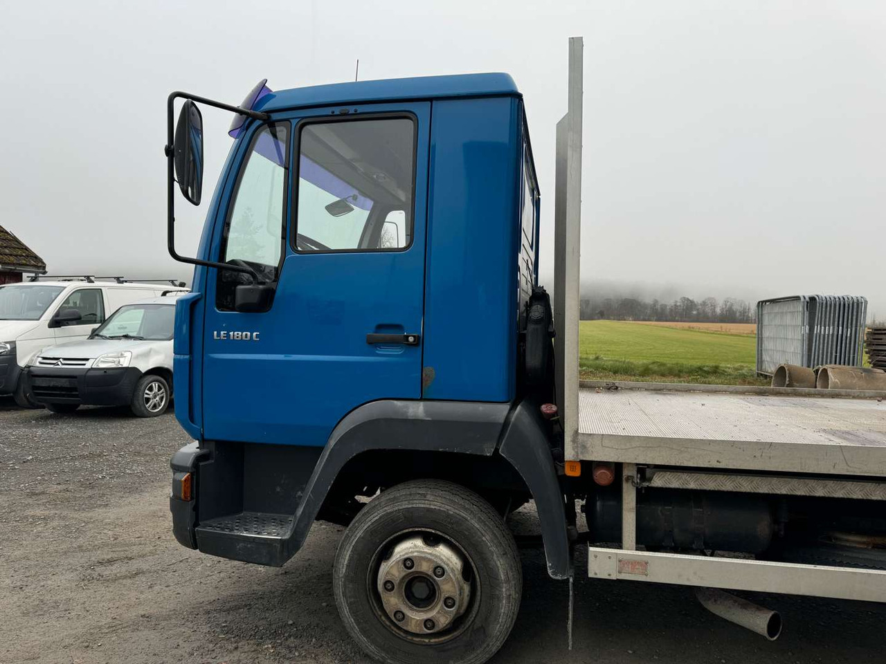 MAN LE 180 C Bilfrakter Lett lastebil - Dropside/ Flatbed truck: picture 5 MAN LE 180 C Bilfrakter Lett lastebil - Dropside/ Flatbed truck: picture 5