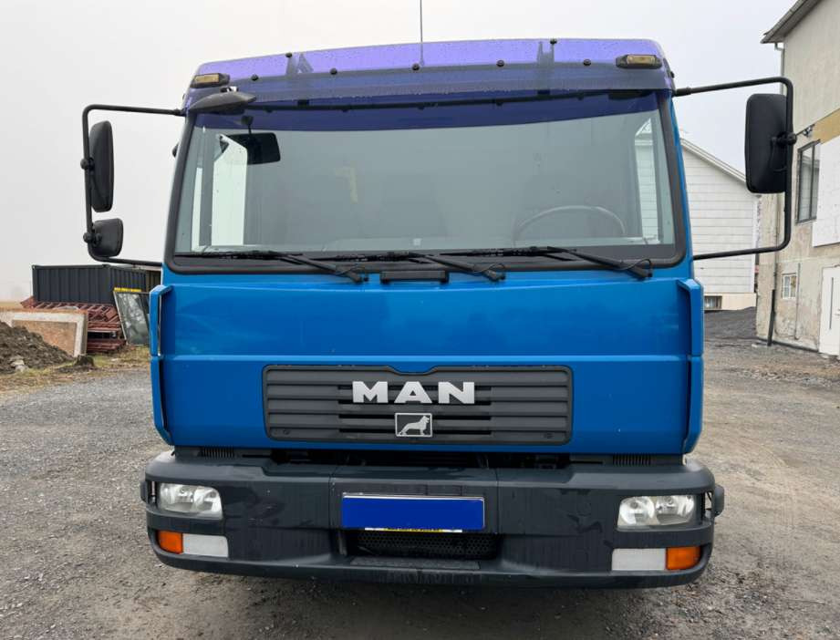MAN LE 180 C Bilfrakter Lett lastebil - Dropside/ Flatbed truck: picture 2 MAN LE 180 C Bilfrakter Lett lastebil - Dropside/ Flatbed truck: picture 2