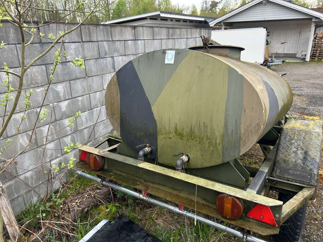 Vanntankhenger 1000 liter - Trailer: picture 4 Vanntankhenger 1000 liter - Trailer: picture 4