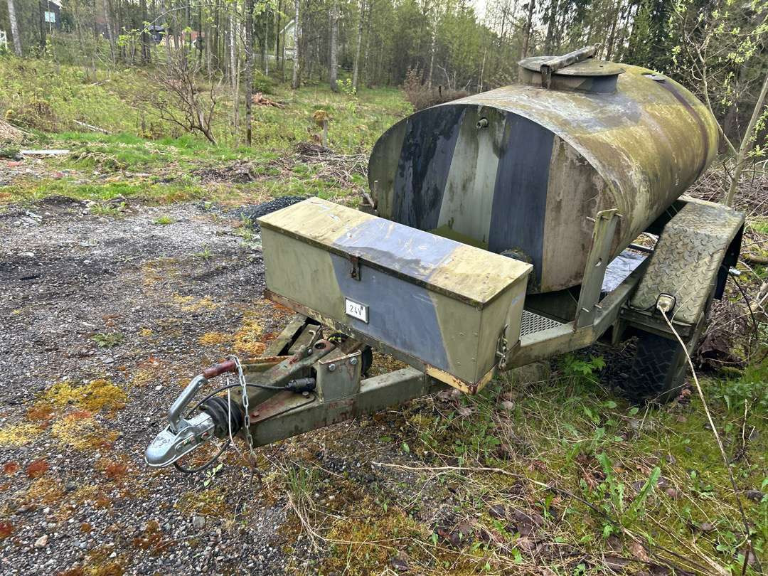 Vanntankhenger 1000 liter - Tank trailer: picture 1 Vanntankhenger 1000 liter - Tank trailer: picture 1