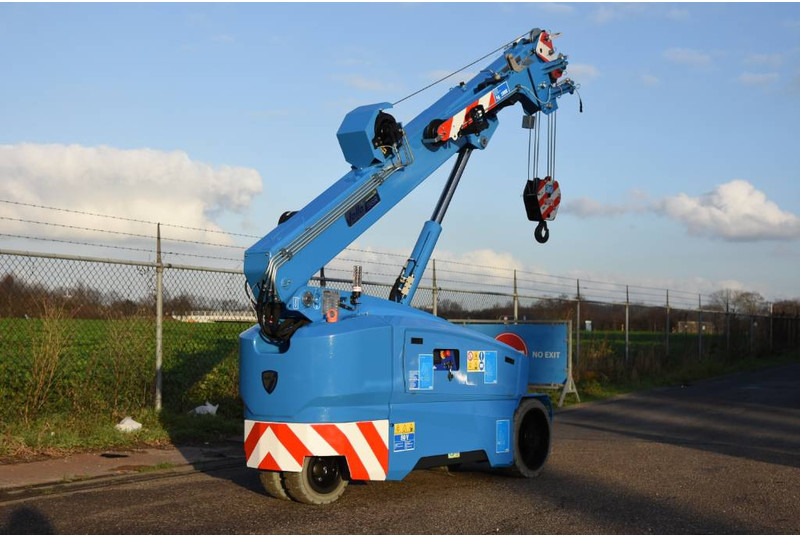 Valla V36R | 3.6T PICK & CARRY - Mini crane: picture 3 Valla V36R | 3.6T PICK & CARRY - Mini crane: picture 3
