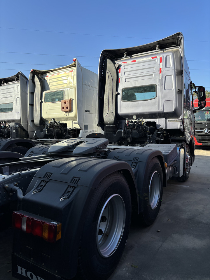 HOWO T7H - Tractor unit: picture 5 HOWO T7H - Tractor unit: picture 5