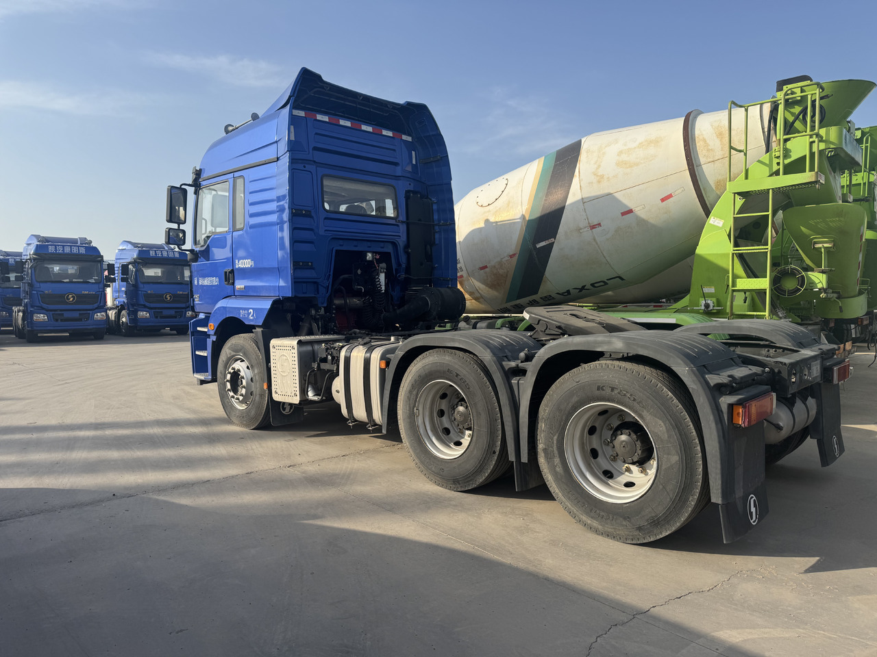 SHACMAN - Tractor unit: picture 1 SHACMAN - Tractor unit: picture 1