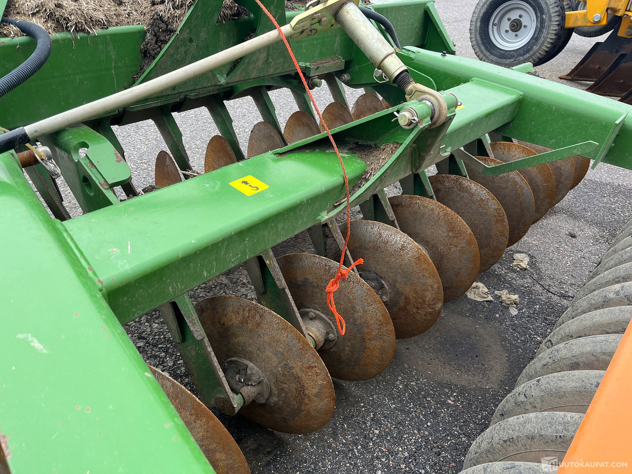 Amazone Catros 4001, Nostolaitelautasmuokkain, 2006, Salo - Agricultural machinery: picture 3 Amazone Catros 4001, Nostolaitelautasmuokkain, 2006, Salo - Agricultural machinery: picture 3