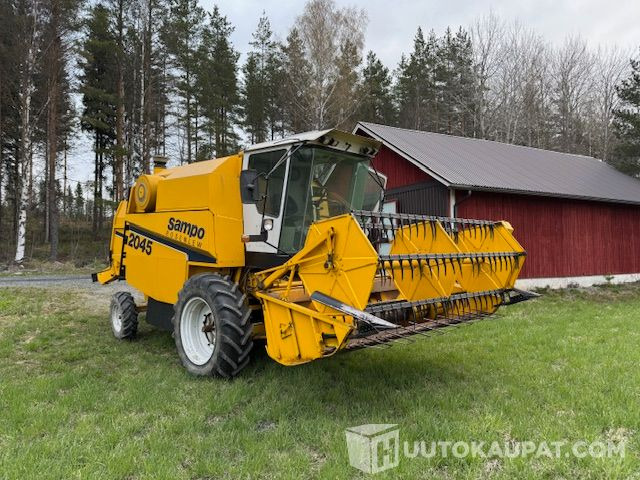 Sampo-Rosenlew 2045, 1991 Leikkuupuimuri, Jokioinen - Agricultural machinery: picture 1 Sampo-Rosenlew 2045, 1991 Leikkuupuimuri, Jokioinen - Agricultural machinery: picture 1