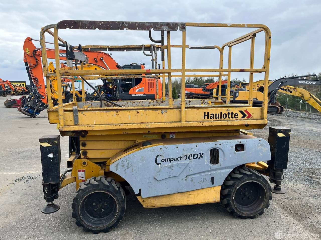 Haulotte Compact 10 DX, 2005 Nostin, Lempäälä - Scissor lift: picture 2 Haulotte Compact 10 DX, 2005 Nostin, Lempäälä - Scissor lift: picture 2