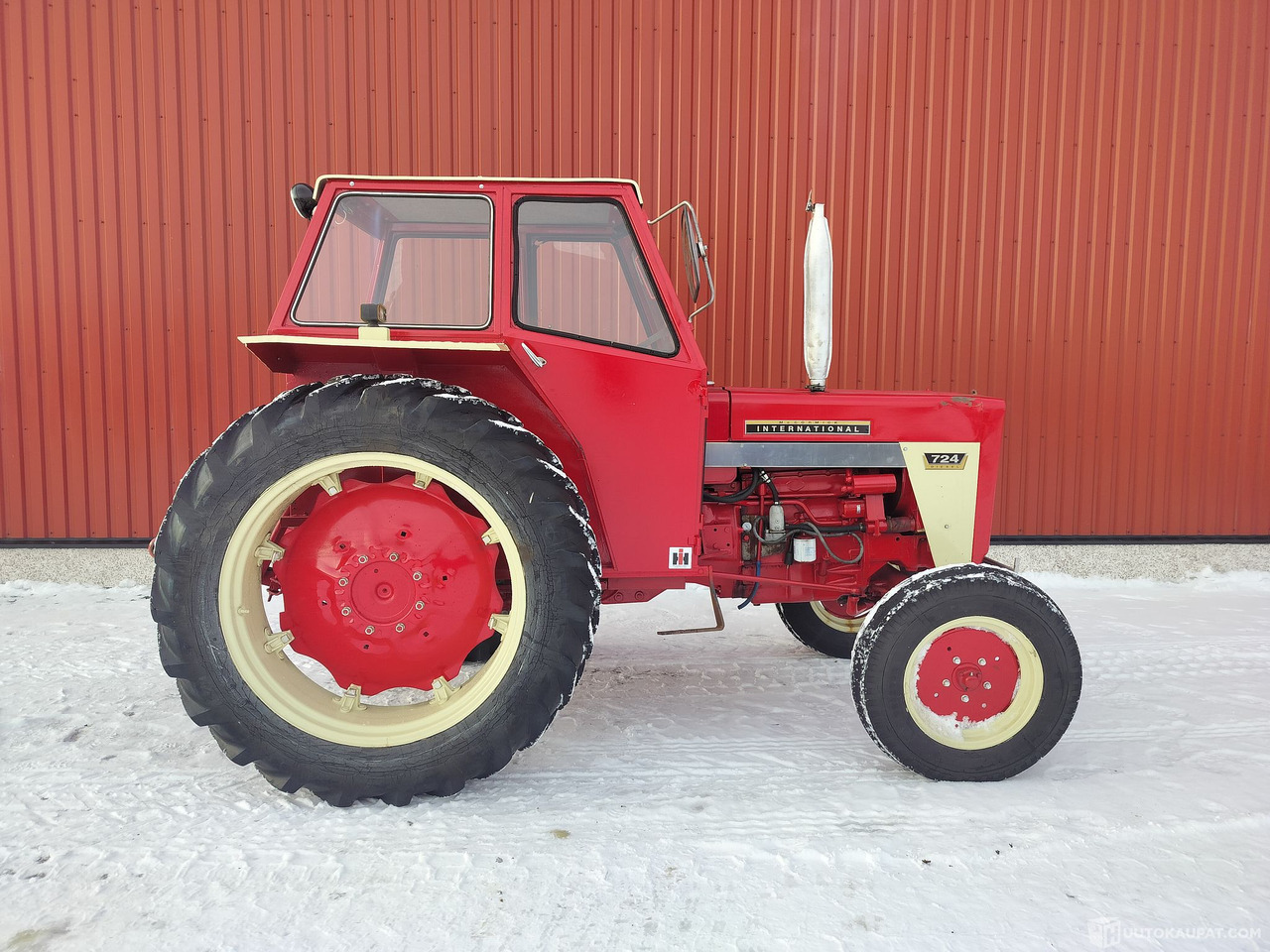 International 724, Oulu - Farm tractor: picture 4 International 724, Oulu - Farm tractor: picture 4