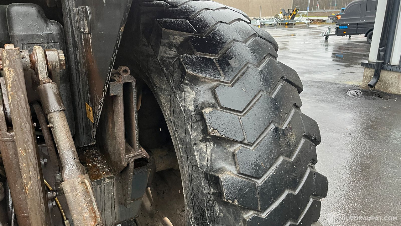 Farm tractor Massey Ferguson 6180, 1998, MTK25, Mikkeli: picture 17 Farm tractor Massey Ferguson 6180, 1998, MTK25, Mikkeli: picture 17