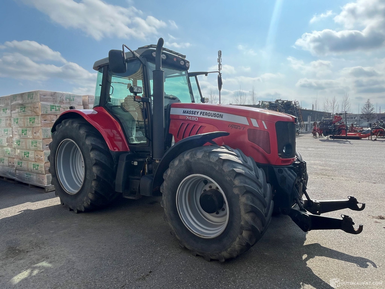 Massey Ferguson 7480 Dyna VT, traktori etunostolaitteella, 2008, INTEXW, Salo - Farm tractor: picture 4 Massey Ferguson 7480 Dyna VT, traktori etunostolaitteella, 2008, INTEXW, Salo - Farm tractor: picture 4