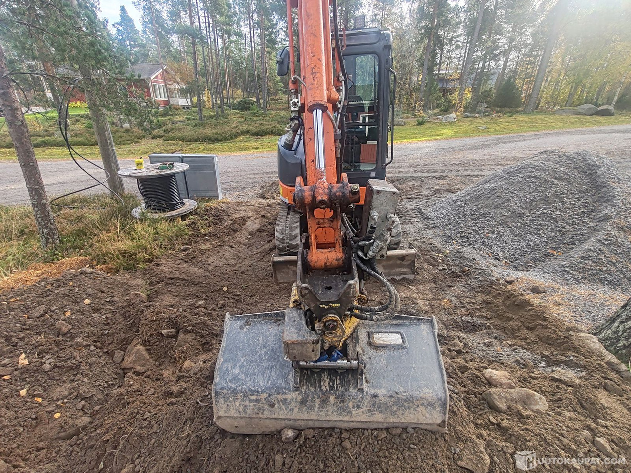 Hitachi ZX 27U-2 kaivinkone, 3328H, 2009, Uusikaupunki - Other machinery: picture 4 Hitachi ZX 27U-2 kaivinkone, 3328H, 2009, Uusikaupunki - Other machinery: picture 4