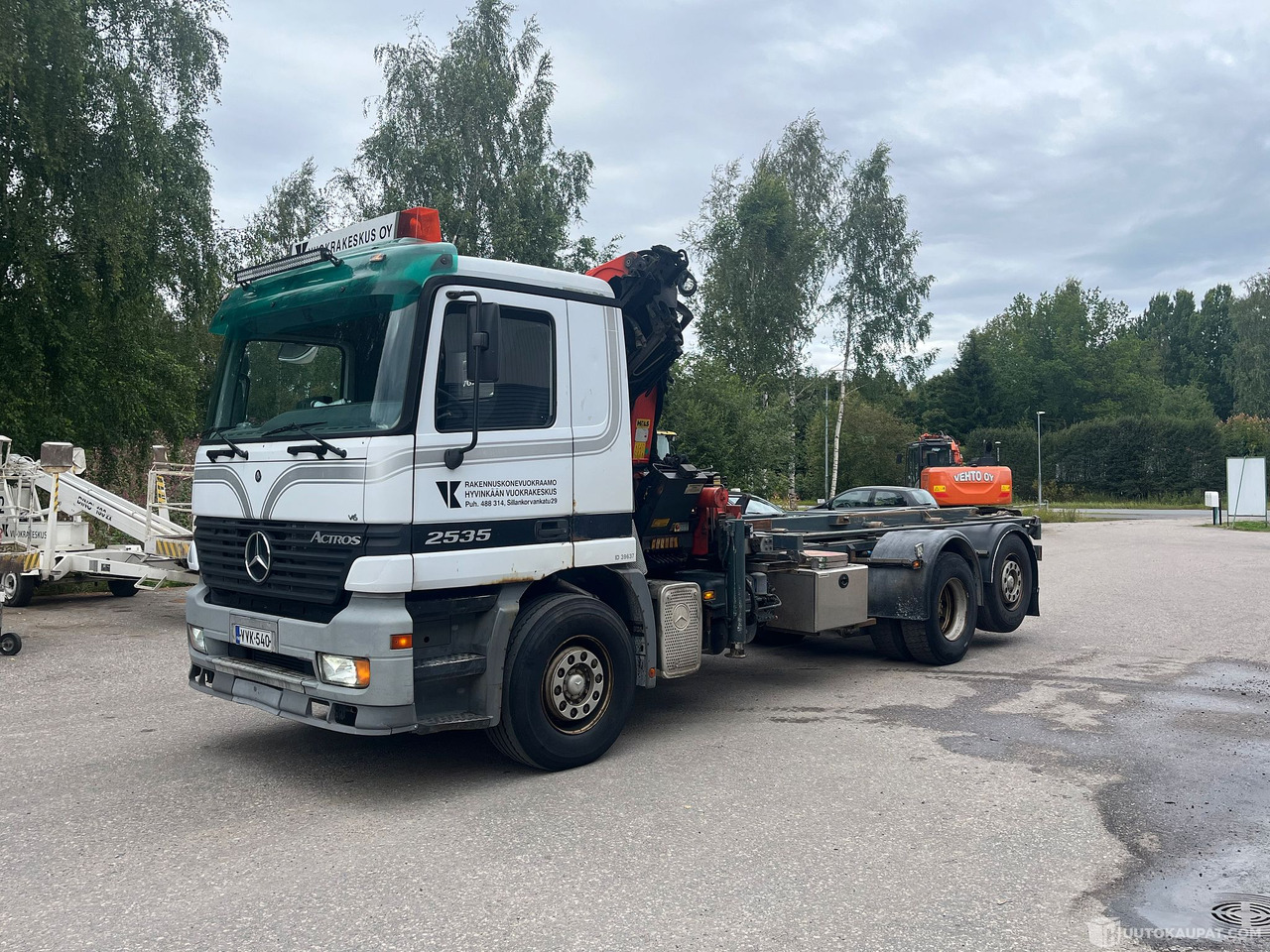Mercedes-Benz Actros 2535, 21 tonnimetrisellä nosturilla ja vaijerivaihtolavalaitteella, kuorma-auto, 2001, Hyvinkää - Truck: picture 1 Mercedes-Benz Actros 2535, 21 tonnimetrisellä nosturilla ja vaijerivaihtolavalaitteella, kuorma-auto, 2001, Hyvinkää - Truck: picture 1