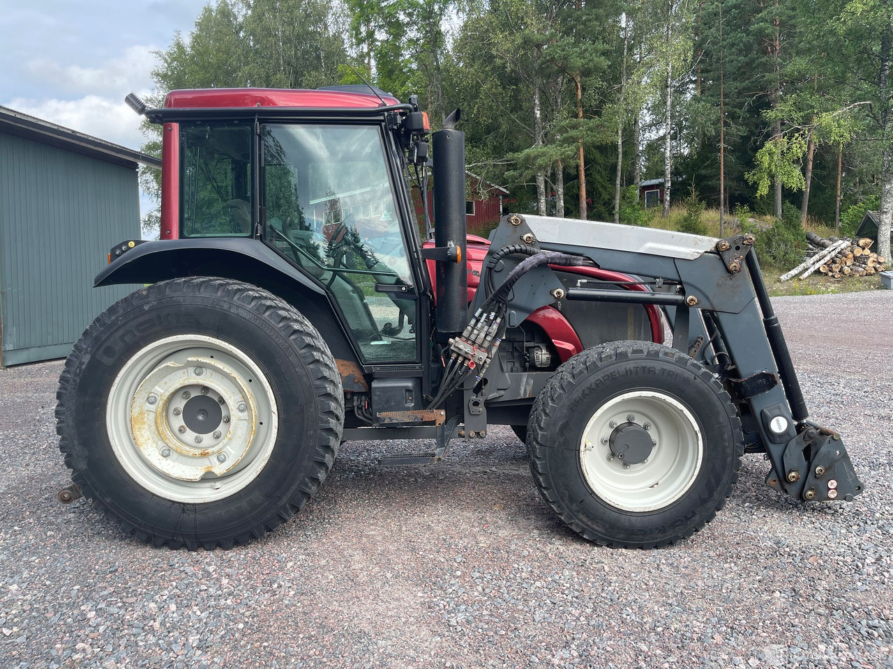 Valtra A 93 Unlimited, traktori kuormaajalla, 2016, Lohja - Farm tractor: picture 1 Valtra A 93 Unlimited, traktori kuormaajalla, 2016, Lohja - Farm tractor: picture 1