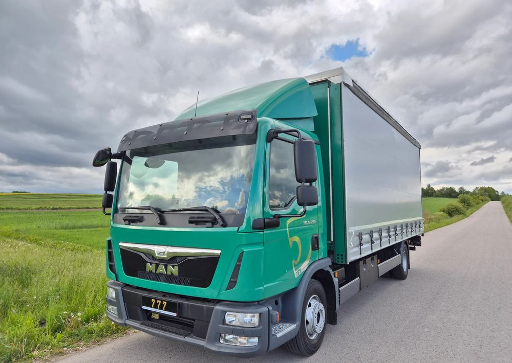 MAN TGL 12.250 6.2m AUTOMAT KLIMA z Niemiec ESP nowe opony EURO 6 / 4.75 rozstaw / zawiesie na wózek widłowy / TOP STAN / okazja nauka jazdy MOŻLIWOŚĆ DOSTOSOWANIA 12t - Curtainsider truck: picture 3 MAN TGL 12.250 6.2m AUTOMAT KLIMA z Niemiec ESP nowe opony EURO 6 / 4.75 rozstaw / zawiesie na wózek widłowy / TOP STAN / okazja nauka jazdy MOŻLIWOŚĆ DOSTOSOWANIA 12t - Curtainsider truck: picture 3