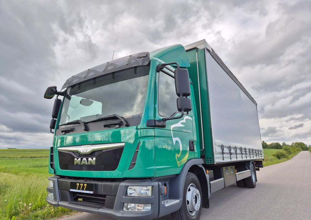 MAN TGL 12.250 6.2m AUTOMAT KLIMA z Niemiec ESP nowe opony EURO 6 / 4.75 rozstaw / zawiesie na wózek widłowy / TOP STAN / okazja nauka jazdy MOŻLIWOŚĆ DOSTOSOWANIA 12t - Curtainsider truck: picture 2 MAN TGL 12.250 6.2m AUTOMAT KLIMA z Niemiec ESP nowe opony EURO 6 / 4.75 rozstaw / zawiesie na wózek widłowy / TOP STAN / okazja nauka jazdy MOŻLIWOŚĆ DOSTOSOWANIA 12t - Curtainsider truck: picture 2
