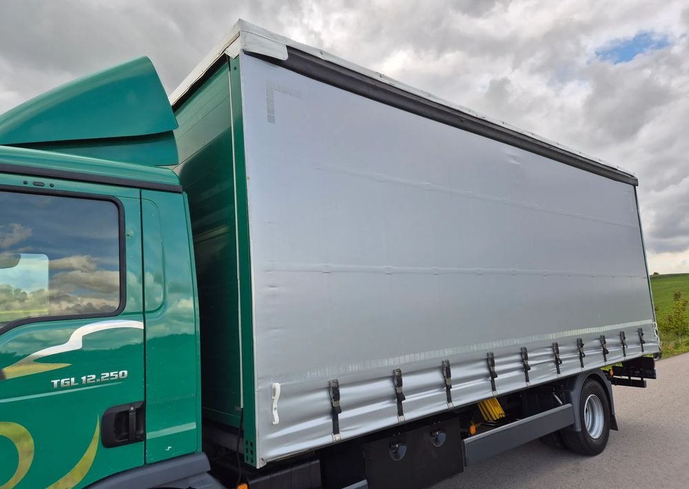 MAN TGL 12.250 6.2m AUTOMAT KLIMA z Niemiec ESP nowe opony EURO 6 / 4.75 rozstaw / zawiesie na wózek widłowy / TOP STAN / okazja nauka jazdy MOŻLIWOŚĆ DOSTOSOWANIA 12t - Curtainsider truck: picture 4 MAN TGL 12.250 6.2m AUTOMAT KLIMA z Niemiec ESP nowe opony EURO 6 / 4.75 rozstaw / zawiesie na wózek widłowy / TOP STAN / okazja nauka jazdy MOŻLIWOŚĆ DOSTOSOWANIA 12t - Curtainsider truck: picture 4