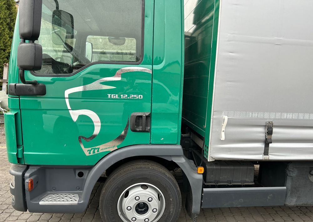 MAN TGL 12.250 6.2m AUTOMAT KLIMA z Niemiec ESP nowe opony EURO 6 / 4.75 rozstaw / zawiesie na wózek widłowy / TOP STAN / okazja nauka jazdy MOŻLIWOŚĆ DOSTOSOWANIA 12t - Curtainsider truck: picture 5 MAN TGL 12.250 6.2m AUTOMAT KLIMA z Niemiec ESP nowe opony EURO 6 / 4.75 rozstaw / zawiesie na wózek widłowy / TOP STAN / okazja nauka jazdy MOŻLIWOŚĆ DOSTOSOWANIA 12t - Curtainsider truck: picture 5