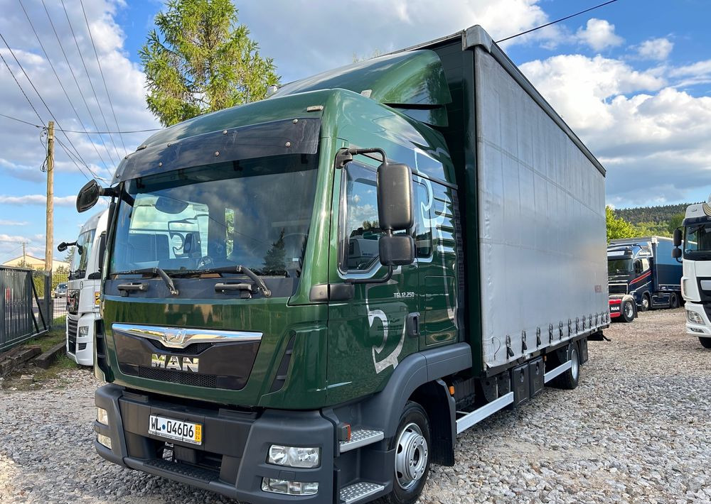 MAN TGL 12.250 GLOB UNIKAT z Niemiec BDF firanka / AUTOMAT HAK / EURO 6 / BDF 7.40 wysoki / MICHELIN 80% - Curtainsider truck: picture 3 MAN TGL 12.250 GLOB UNIKAT z Niemiec BDF firanka / AUTOMAT HAK / EURO 6 / BDF 7.40 wysoki / MICHELIN 80% - Curtainsider truck: picture 3