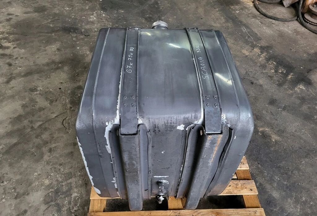 Scania 320L 1888934 Scania 320L 1888934 truck - Fuel tank for Truck: picture 1 Scania 320L 1888934 Scania 320L 1888934 truck - Fuel tank for Truck: picture 1