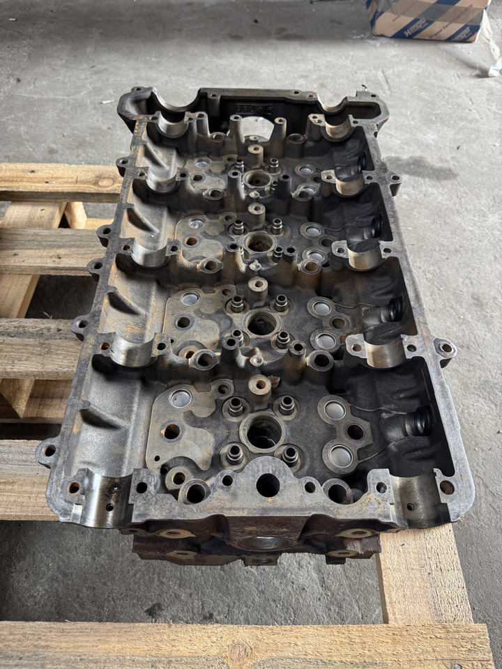 Mercedes Atego III - Cylinder head for Truck: picture 4 Mercedes Atego III - Cylinder head for Truck: picture 4