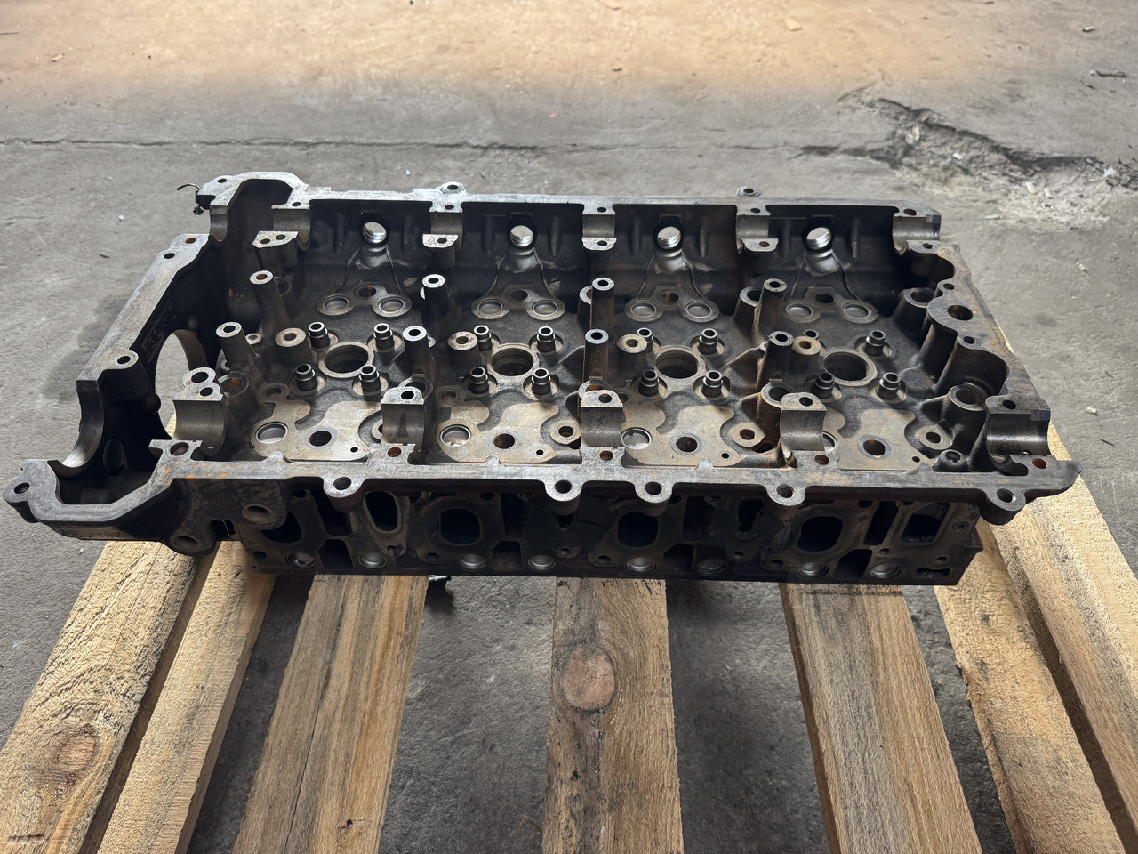 Mercedes Atego III - Spare parts: picture 3 Mercedes Atego III - Spare parts: picture 3