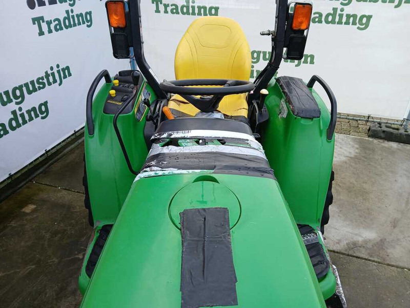John Deere 4310 - Farm tractor: picture 2 John Deere 4310 - Farm tractor: picture 2