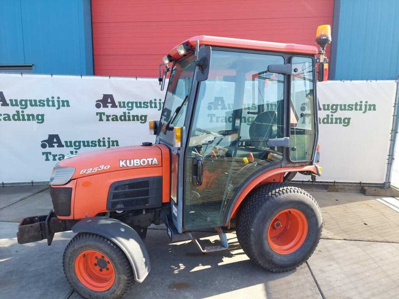 Kubota ,New Holland Divers - Farm tractor: picture 4 Kubota ,New Holland Divers - Farm tractor: picture 4