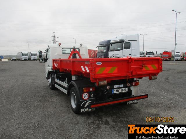 FUSO Canter 7C15 - Hook lift truck: picture 5 FUSO Canter 7C15 - Hook lift truck: picture 5