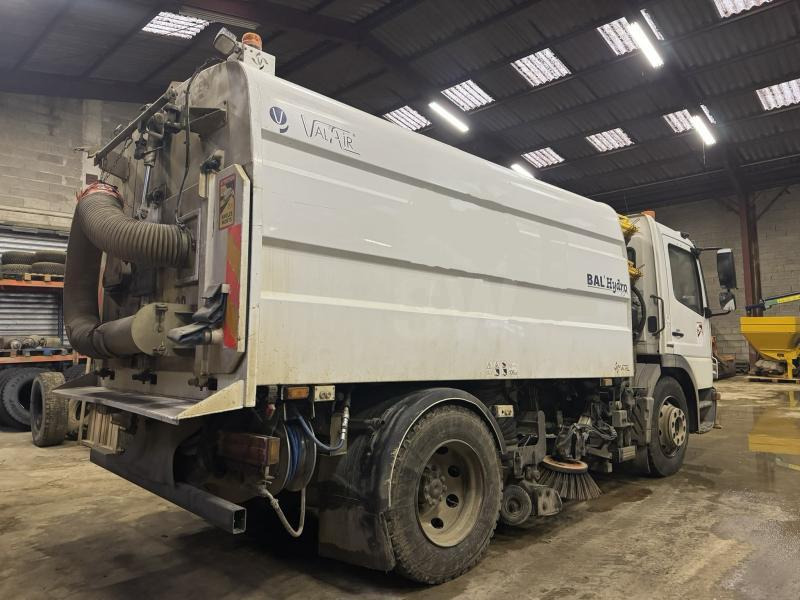 Mercedes Atego 1524 - Road sweeper: picture 2 Mercedes Atego 1524 - Road sweeper: picture 2
