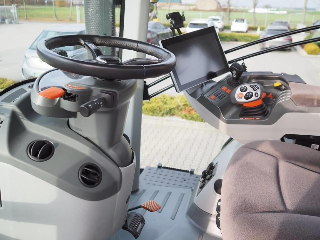 Farm tractor Claas Axion 850 CEBIS: picture 6