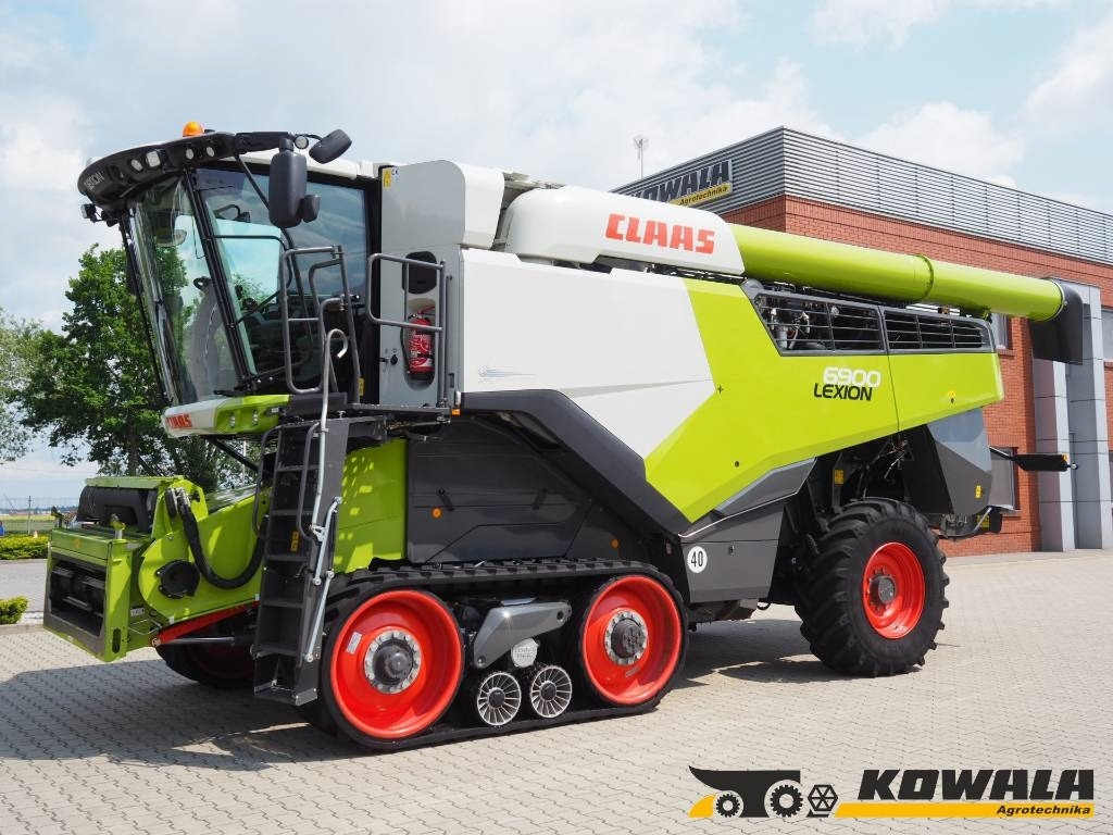 Claas Lexion 6900TT + V770 - Combine harvester: picture 1 Claas Lexion 6900TT + V770 - Combine harvester: picture 1