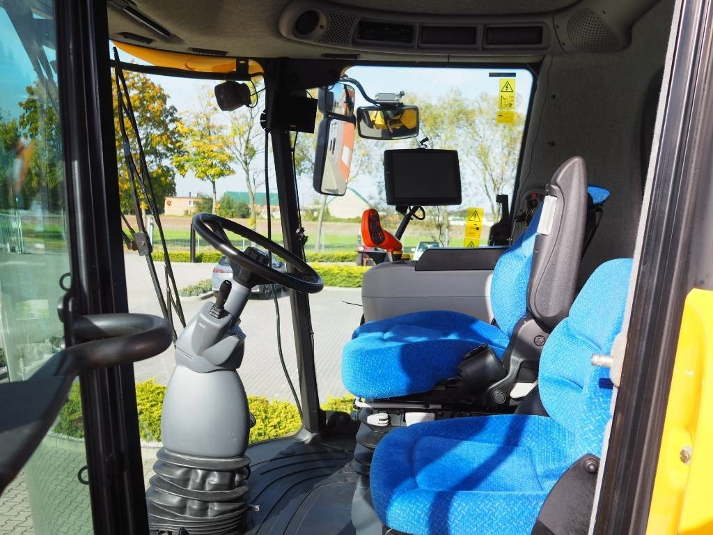 New Holland CR 9090  - Combine harvester: picture 5 New Holland CR 9090  - Combine harvester: picture 5