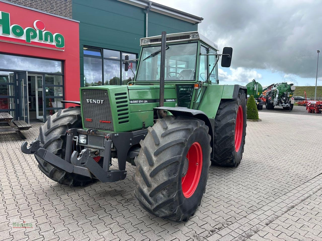 Fendt Favorit 614 LSA Turbomatik - Farm tractor: picture 2 Fendt Favorit 614 LSA Turbomatik - Farm tractor: picture 2