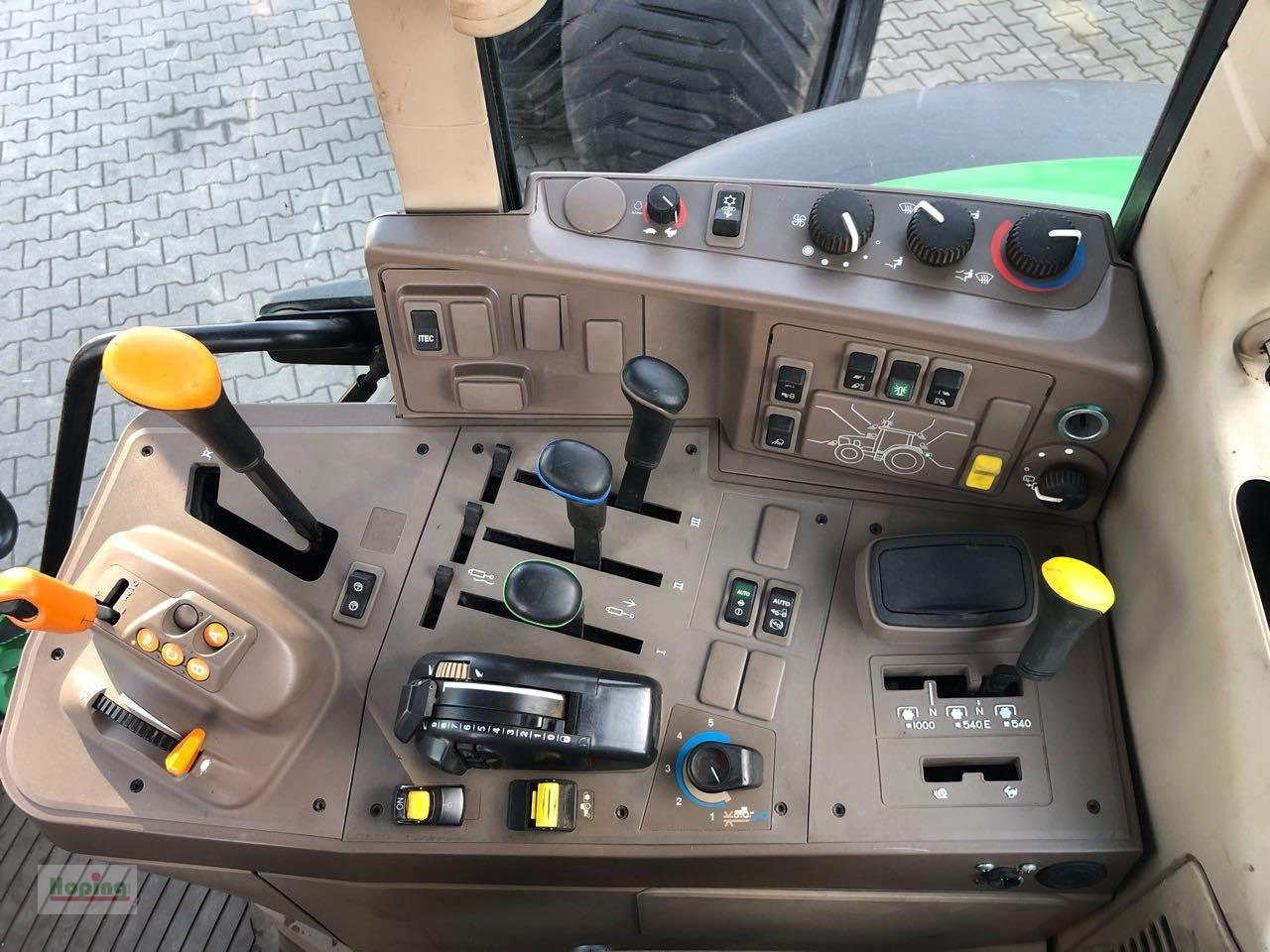 Farm tractor John Deere 6155 M: picture 16 Farm tractor John Deere 6155 M: picture 16