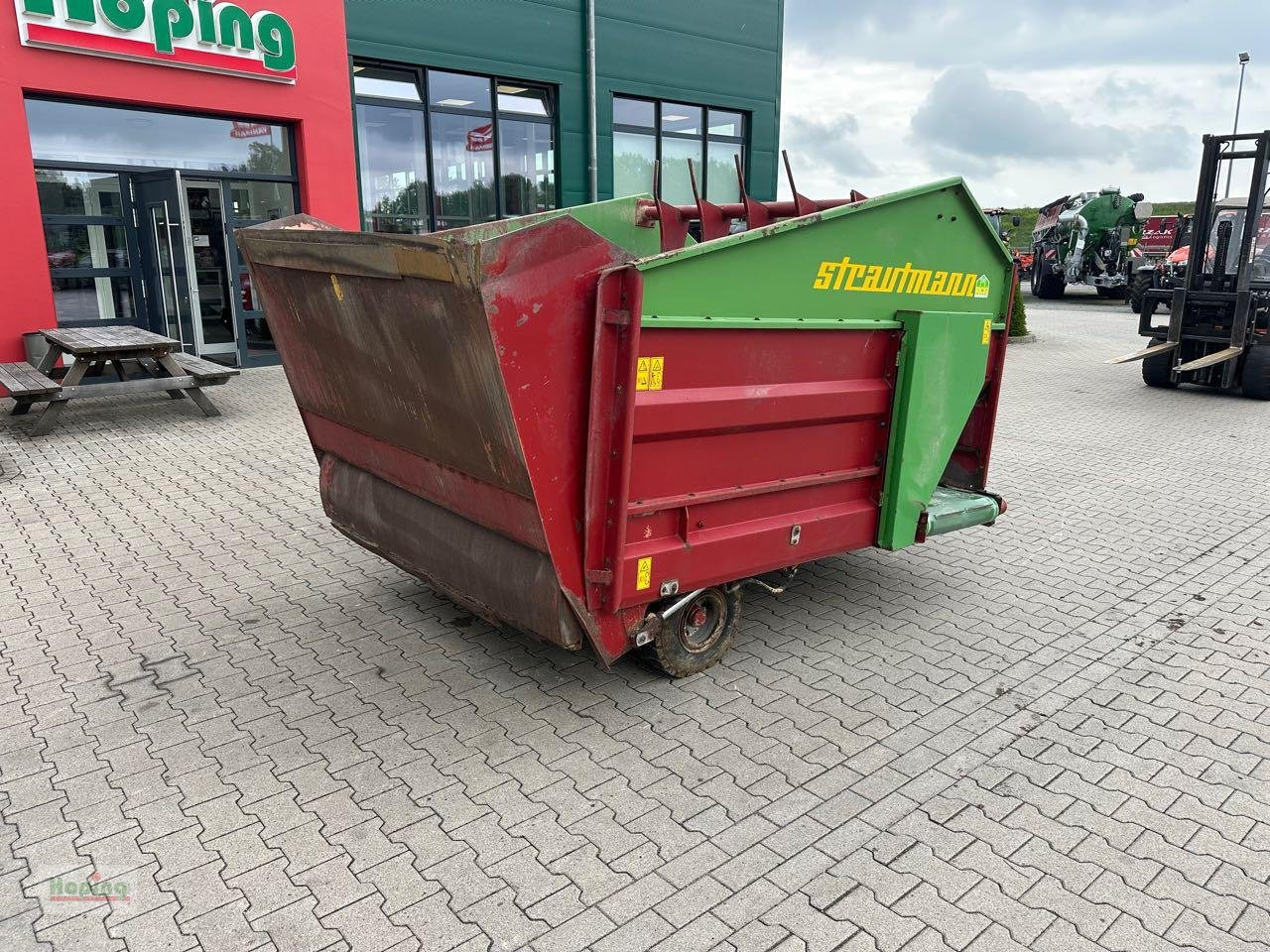 Forage mixer wagon Strautmann Blockverteilwagen: picture 8