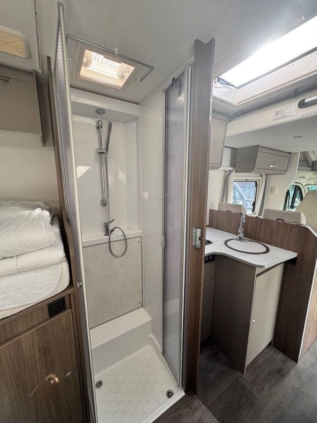 Leasing of CARADO T447 PRO+ , camera, radio, awning, bike holder, LPG, ALU CARADO T447 PRO+ , camera, radio, awning, bike holder, LPG, ALU: picture 8