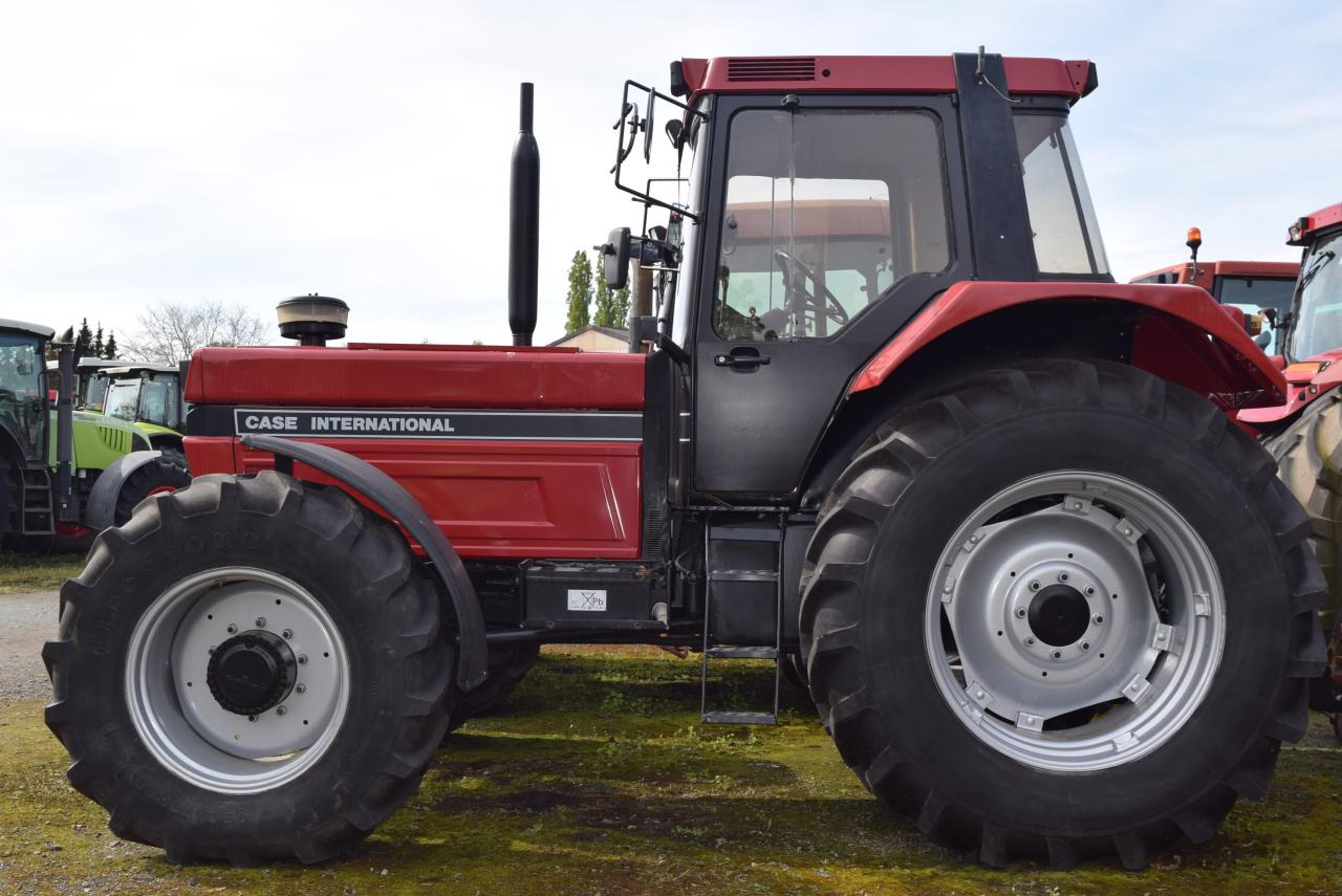 Case-IH 1455 XL A - Farm tractor: picture 1 Case-IH 1455 XL A - Farm tractor: picture 1