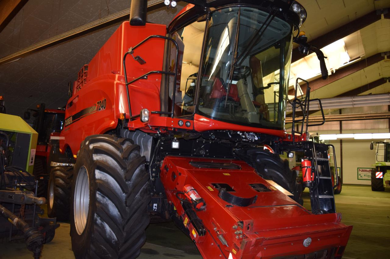 Case-IH 7240 Axial Flow - Combine harvester: picture 3 Case-IH 7240 Axial Flow - Combine harvester: picture 3