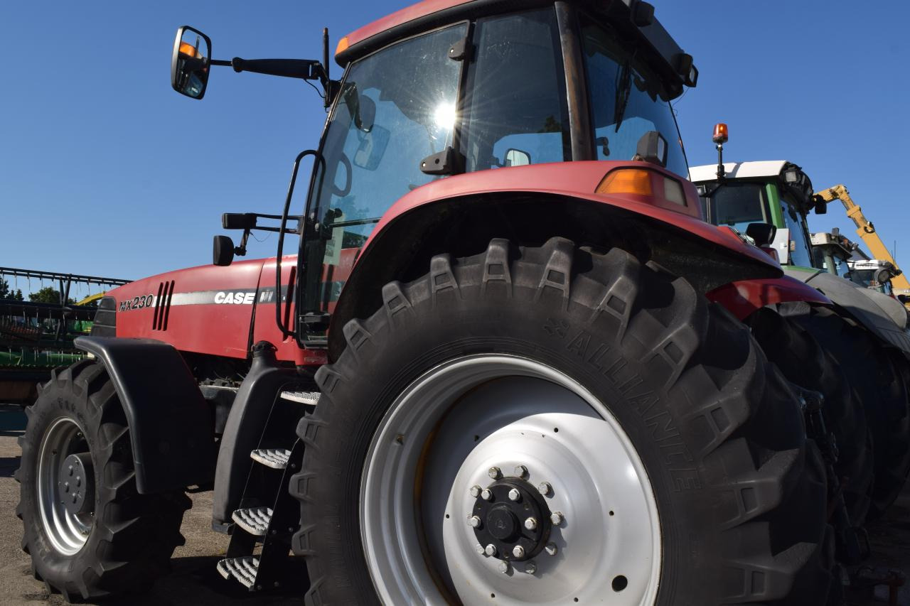Case-IH MX 230 Magnum - Farm tractor: picture 4 Case-IH MX 230 Magnum - Farm tractor: picture 4