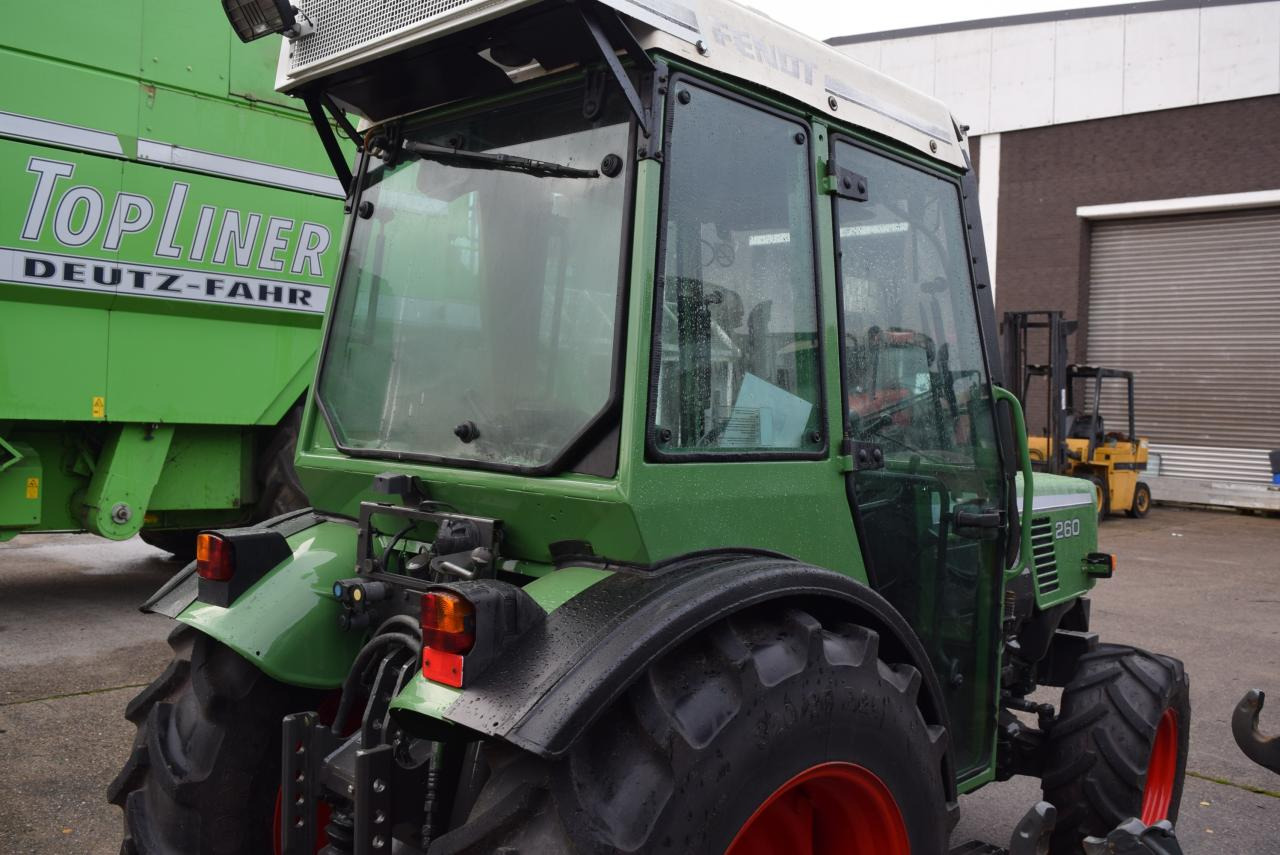 Fendt Farmer 260 V *Schmalspur* - Farm tractor: picture 5 Fendt Farmer 260 V *Schmalspur* - Farm tractor: picture 5