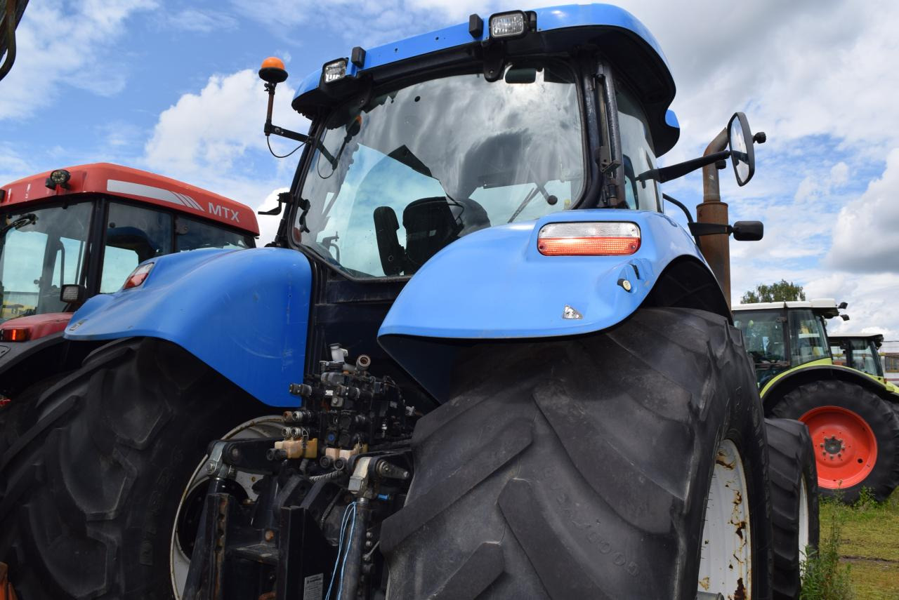 New Holland T 7040 - Farm tractor: picture 3 New Holland T 7040 - Farm tractor: picture 3