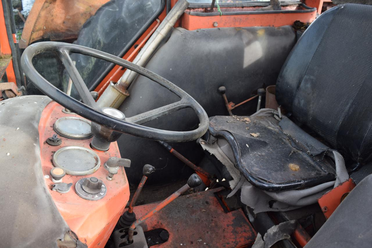 Farm tractor Renault 651: picture 7 Farm tractor Renault 651: picture 7