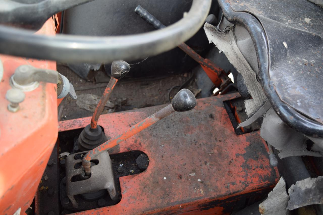 Farm tractor Renault 651: picture 8 Farm tractor Renault 651: picture 8