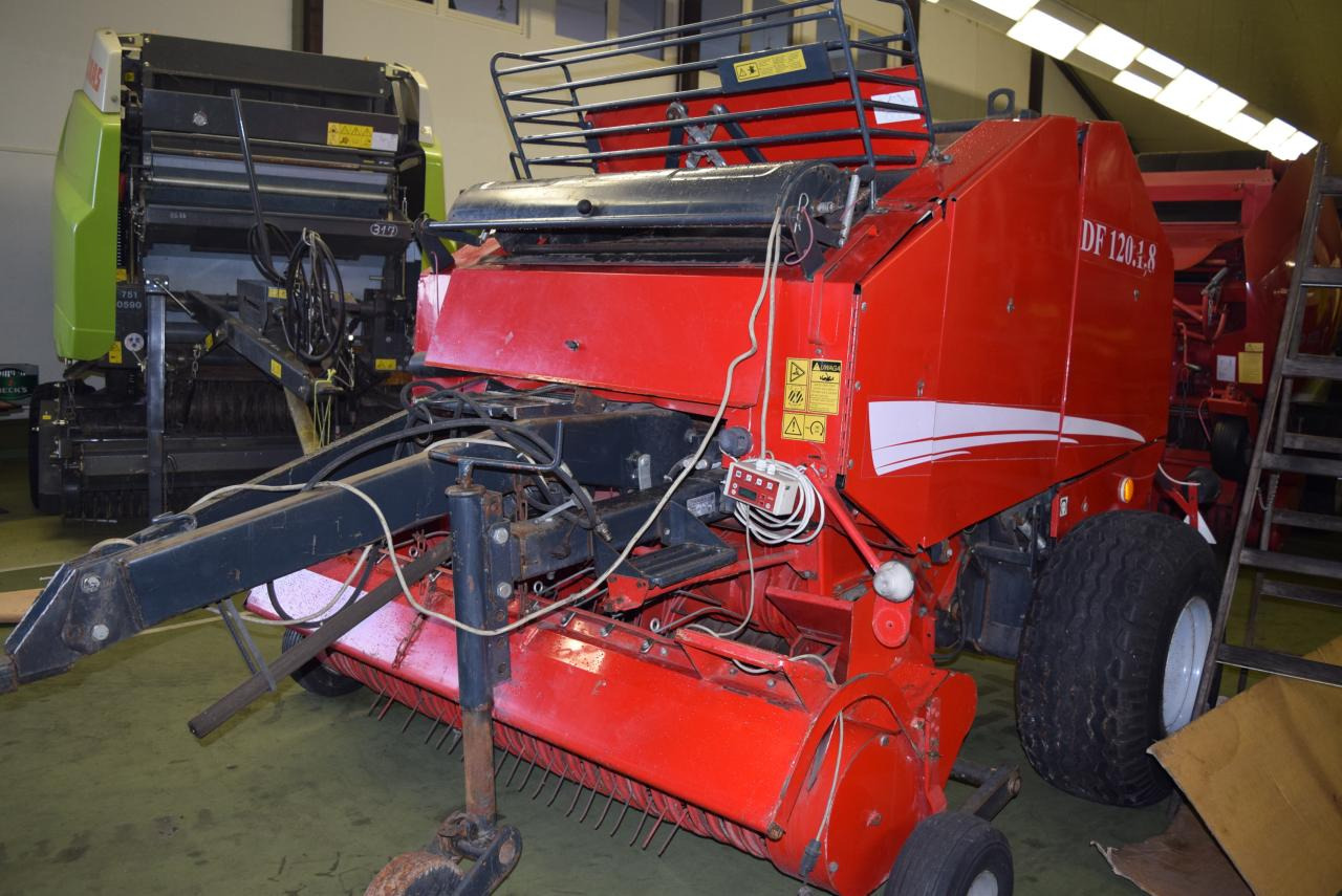 Unia DF 120 1,8 - Round baler: picture 2 Unia DF 120 1,8 - Round baler: picture 2