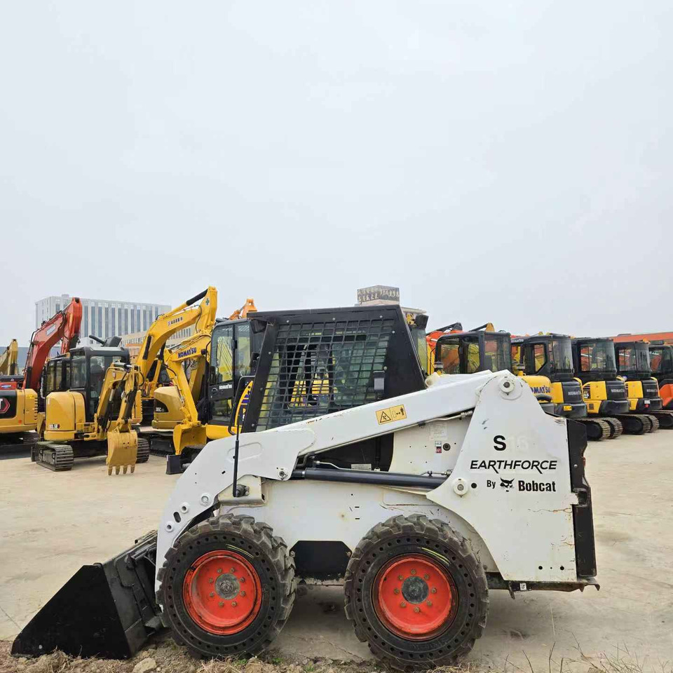 BOBCAT S16 - Skid steer loader: picture 2 BOBCAT S16 - Skid steer loader: picture 2
