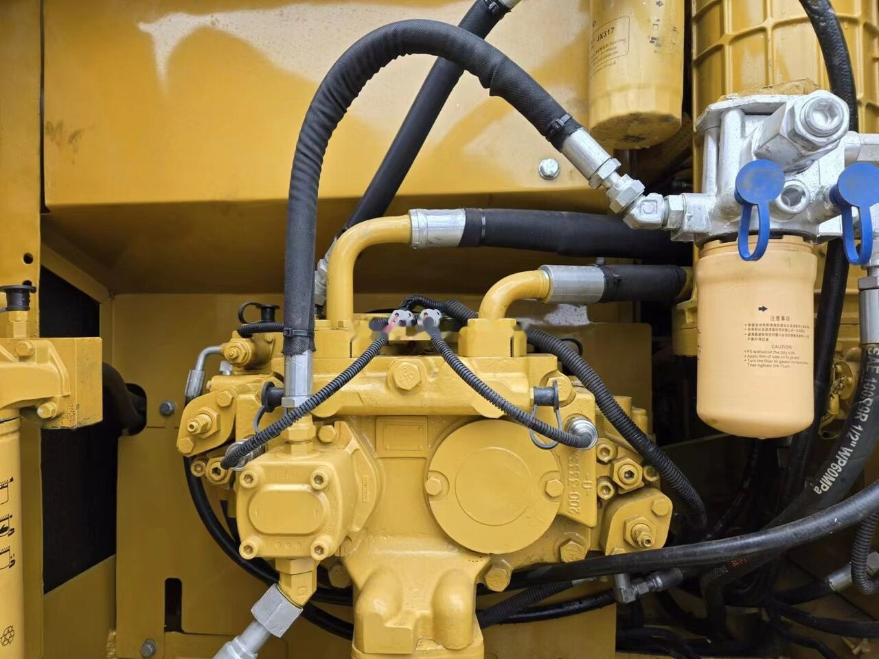 Crawler excavator Caterpillar 320D2: picture 12