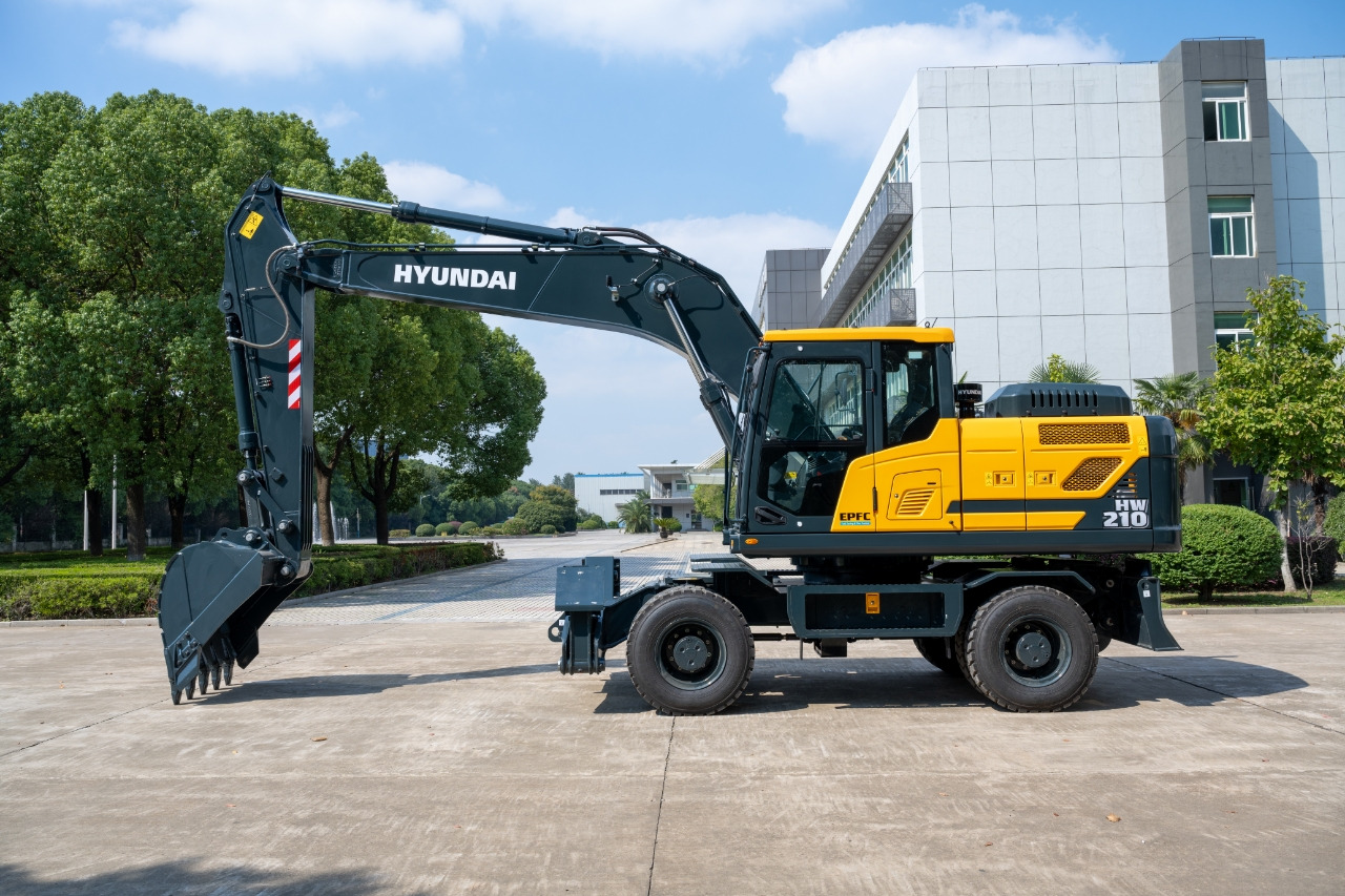 HYUNDAI HW210 - Wheel excavator: picture 3 HYUNDAI HW210 - Wheel excavator: picture 3