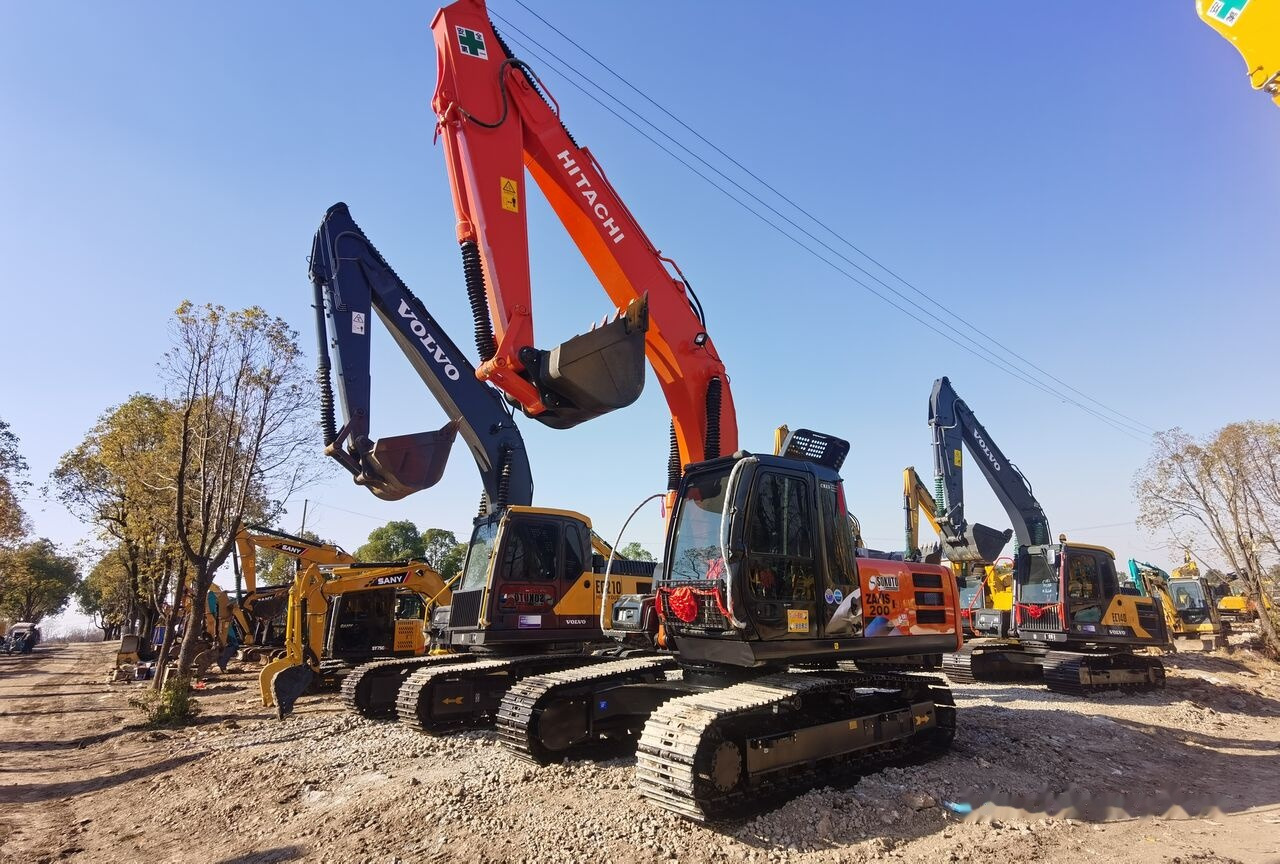 Hitachi ZX200 - Crawler excavator: picture 4 Hitachi ZX200 - Crawler excavator: picture 4