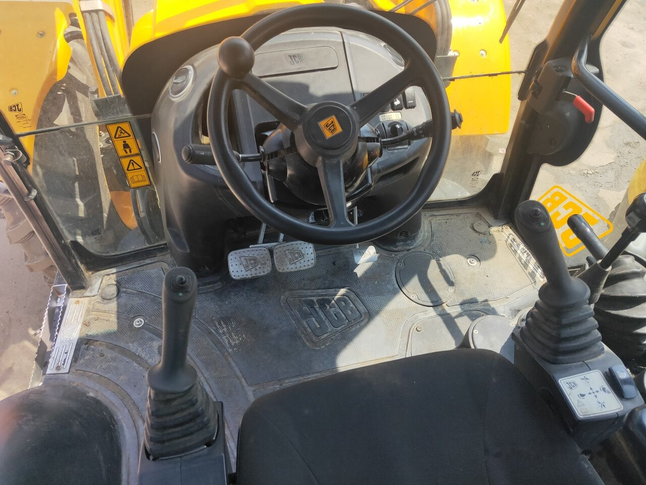 Backhoe loader JCB 4CX: picture 8