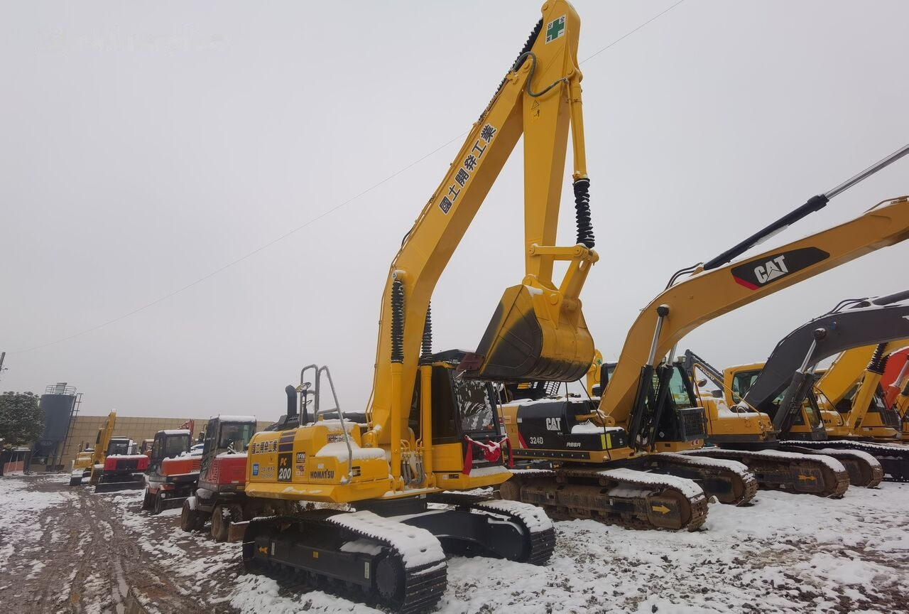 Komatsu PC200-8 - Crawler excavator: picture 4 Komatsu PC200-8 - Crawler excavator: picture 4
